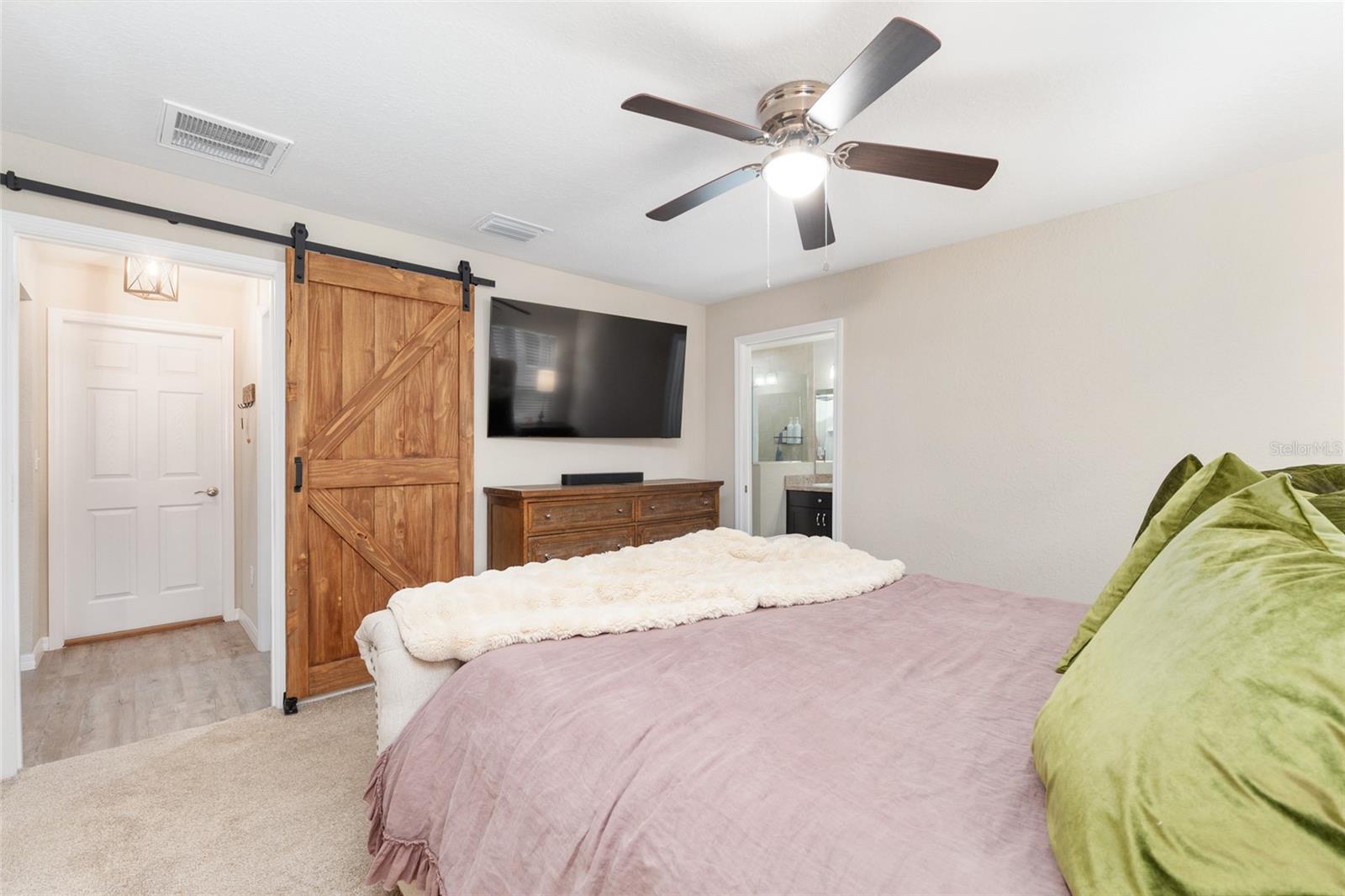 Image 33 of 100 For 13700 71st Lane