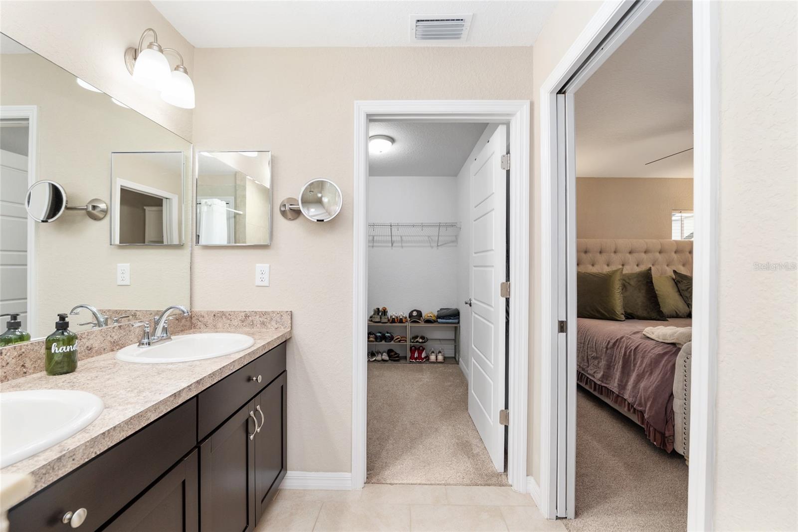 Image 37 of 100 For 13700 71st Lane