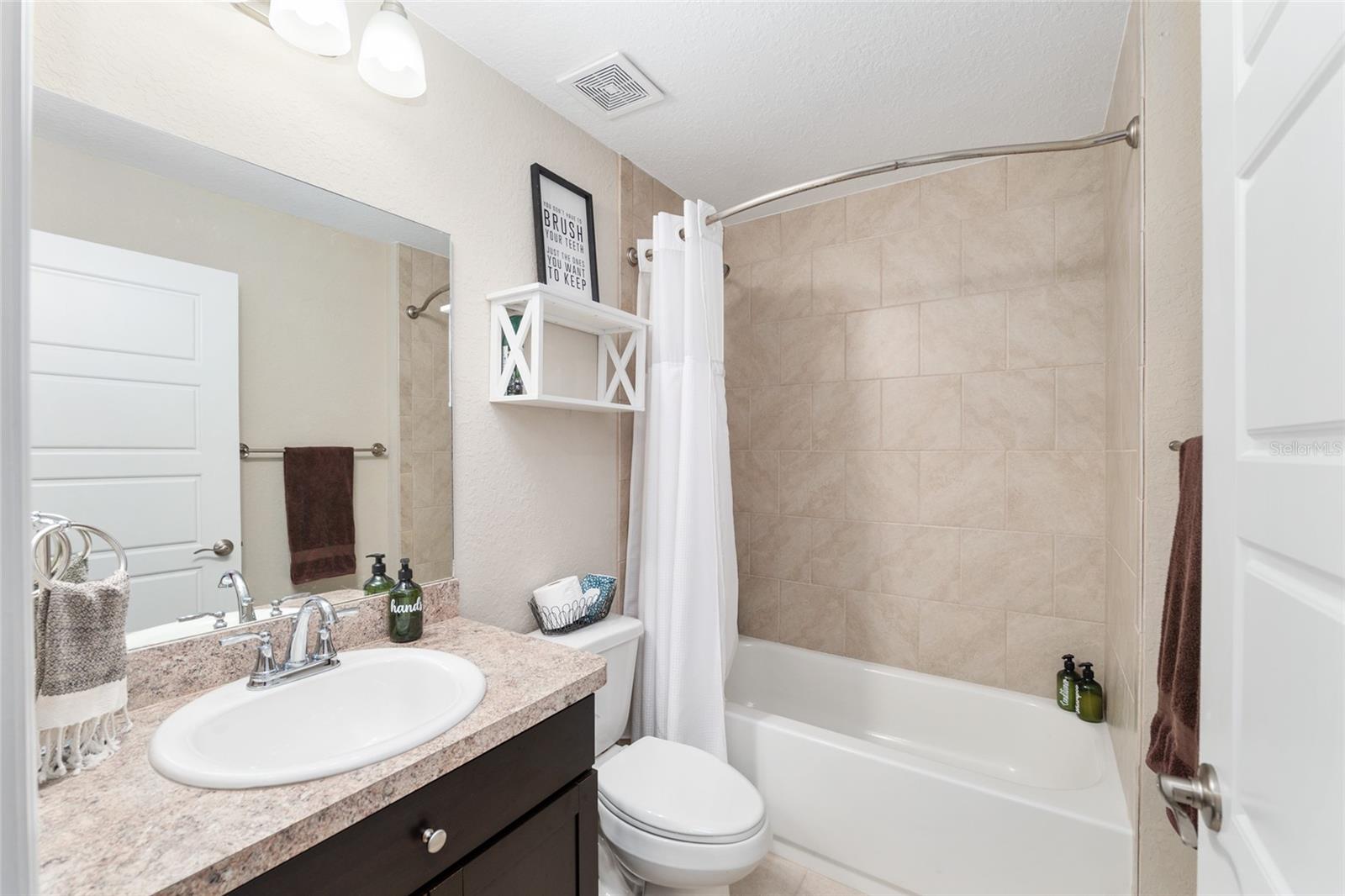 Image 45 of 100 For 13700 71st Lane