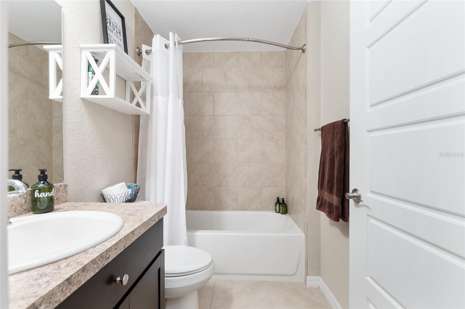 Image 46 of 100 For 13700 71st Lane