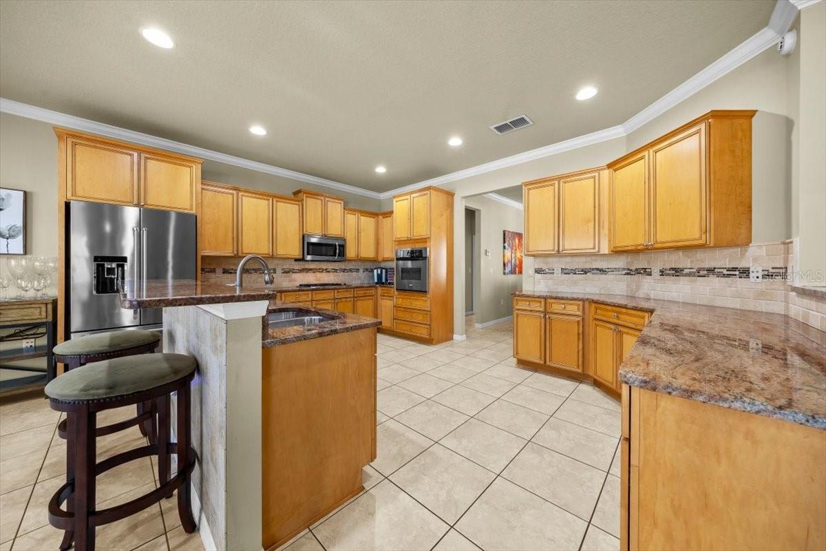 Image 30 of 67 For 8368 82nd Circle