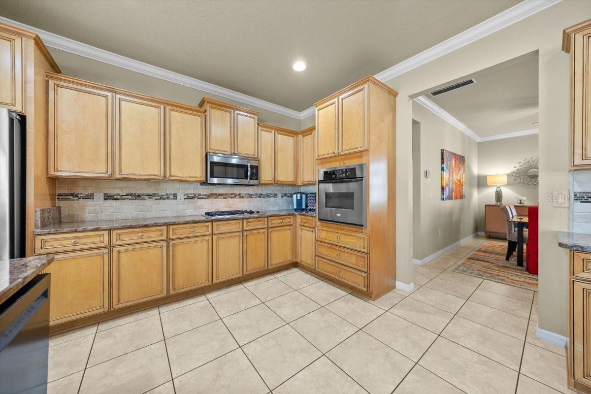 Image 32 of 67 For 8368 82nd Circle