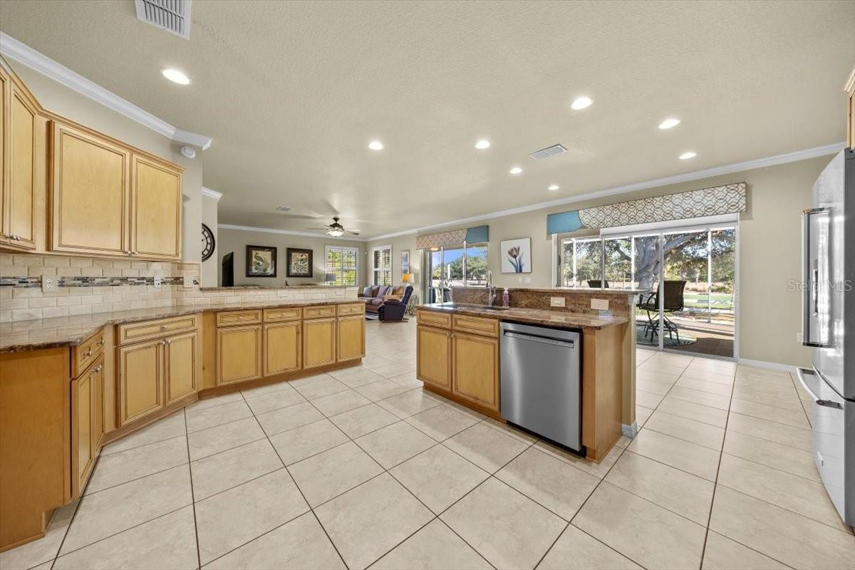 Image 33 of 67 For 8368 82nd Circle