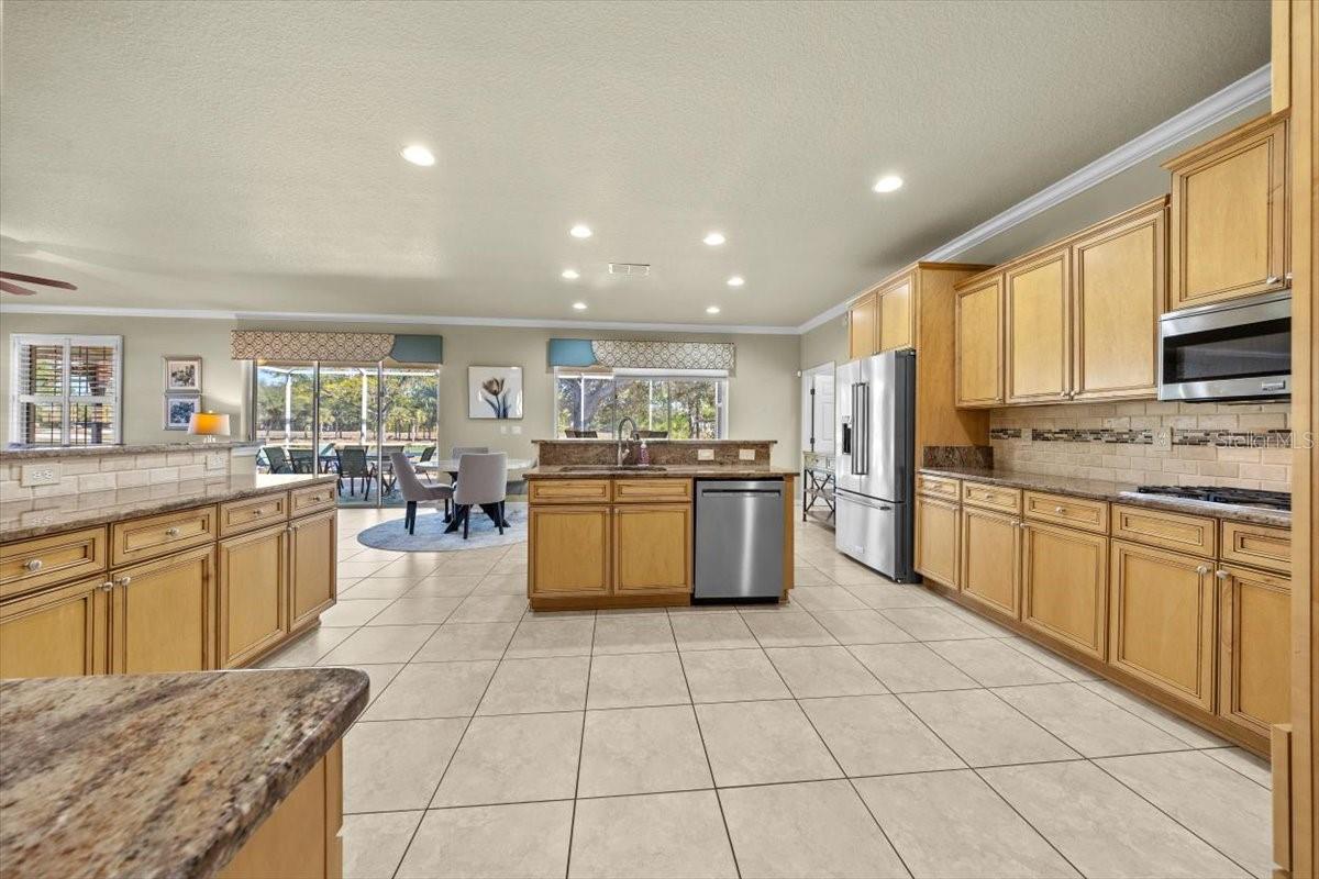 Image 34 of 67 For 8368 82nd Circle