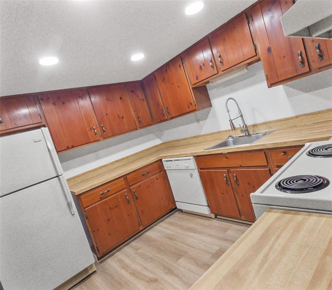 Image 7 of 13 For 542 Fairways Drive A