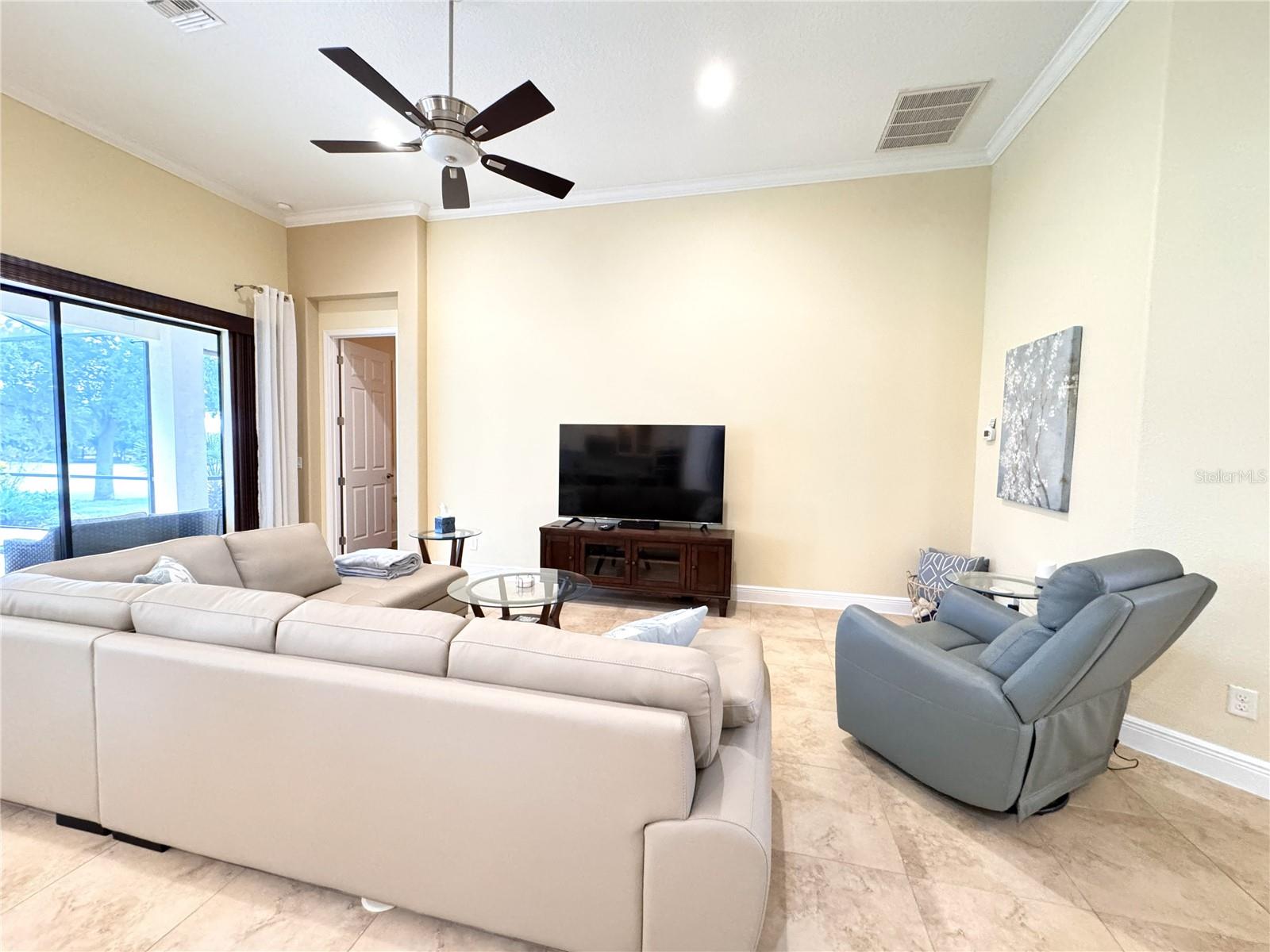 Image 3 of 34 For 1240 Diamond Shore Loop