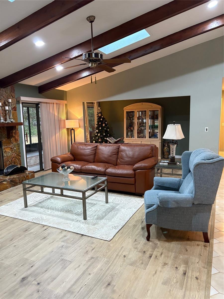 Image 10 of 60 For 19807 85th Loop