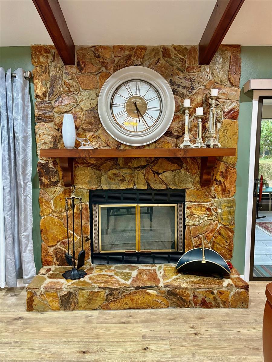 Image 11 of 60 For 19807 85th Loop