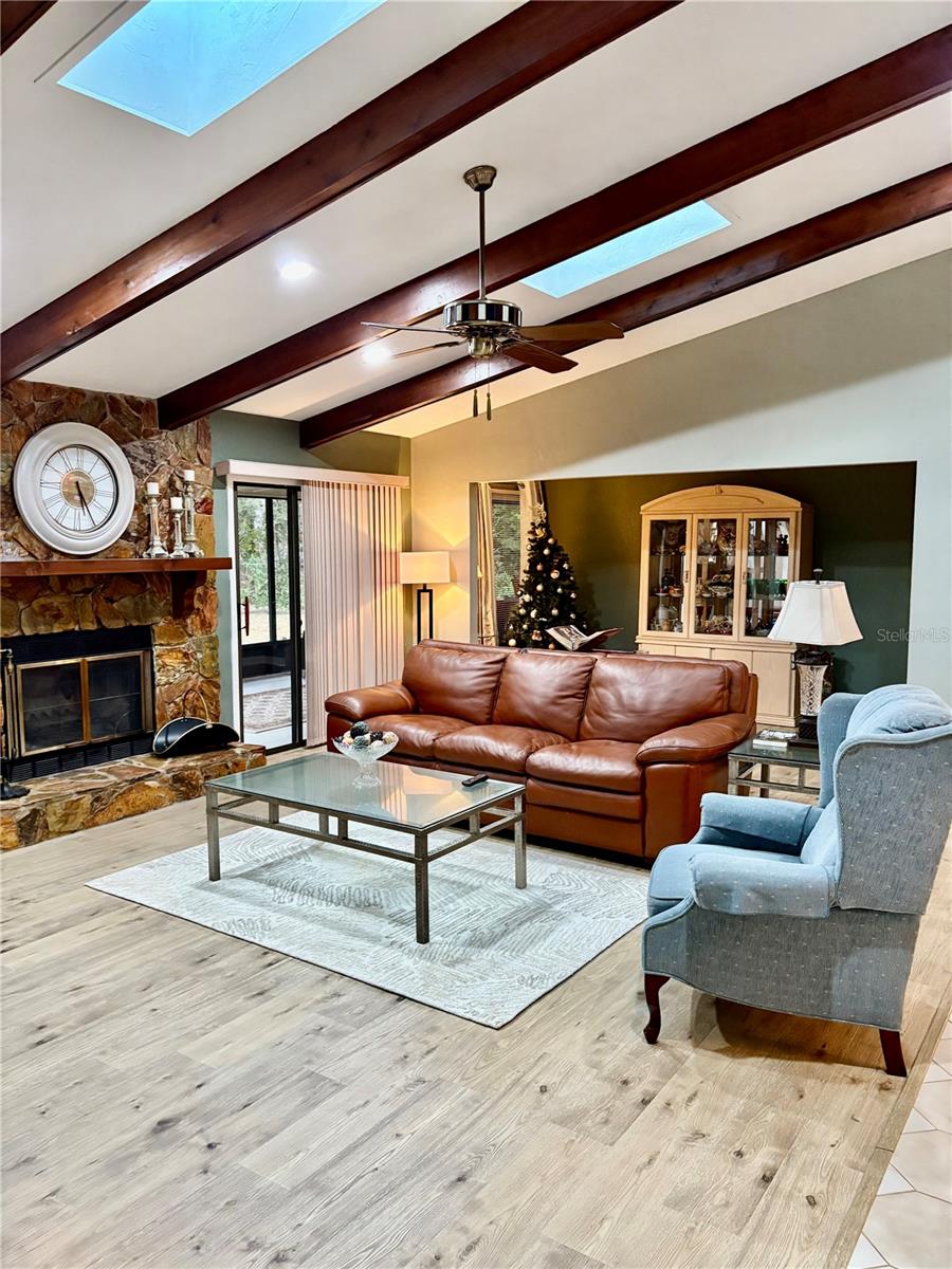 Image 12 of 60 For 19807 85th Loop