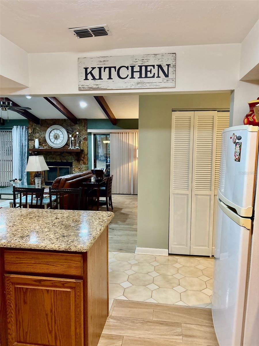 Image 19 of 60 For 19807 85th Loop