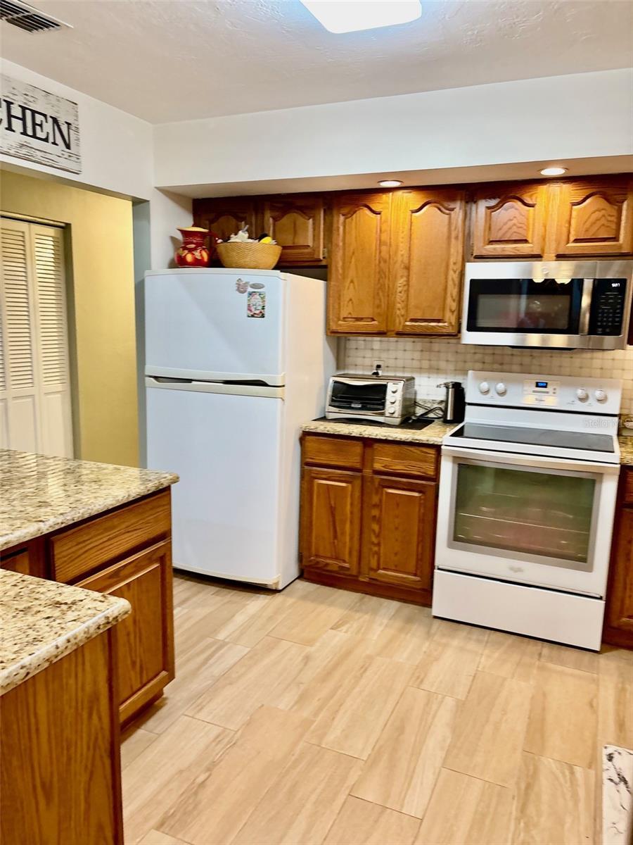 Image 21 of 60 For 19807 85th Loop