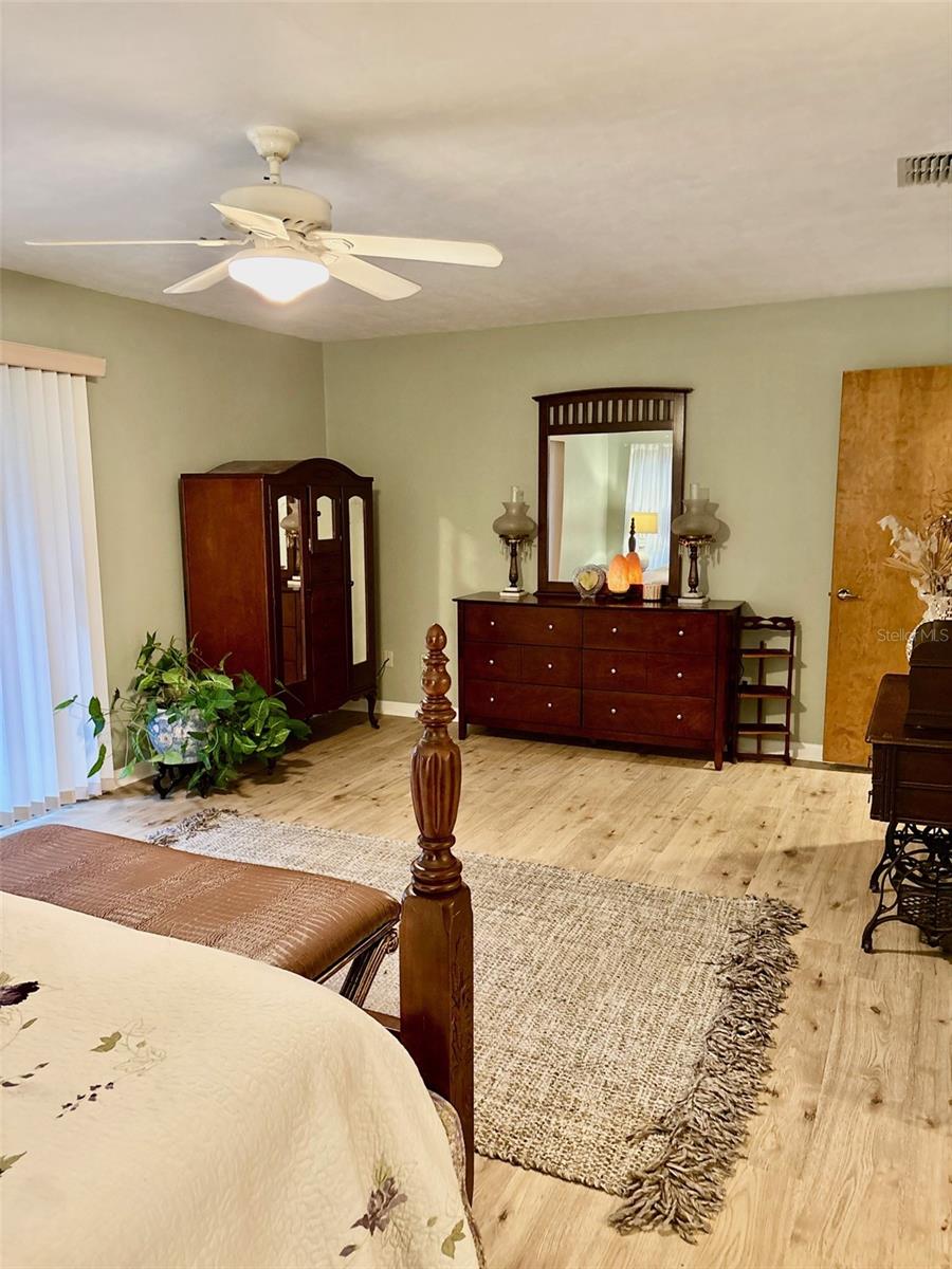 Image 30 of 60 For 19807 85th Loop