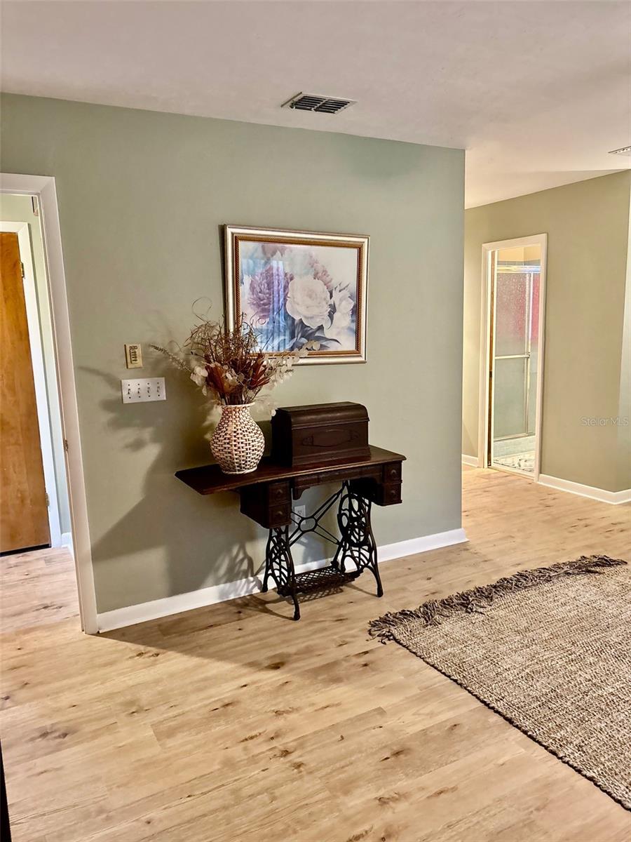 Image 31 of 60 For 19807 85th Loop