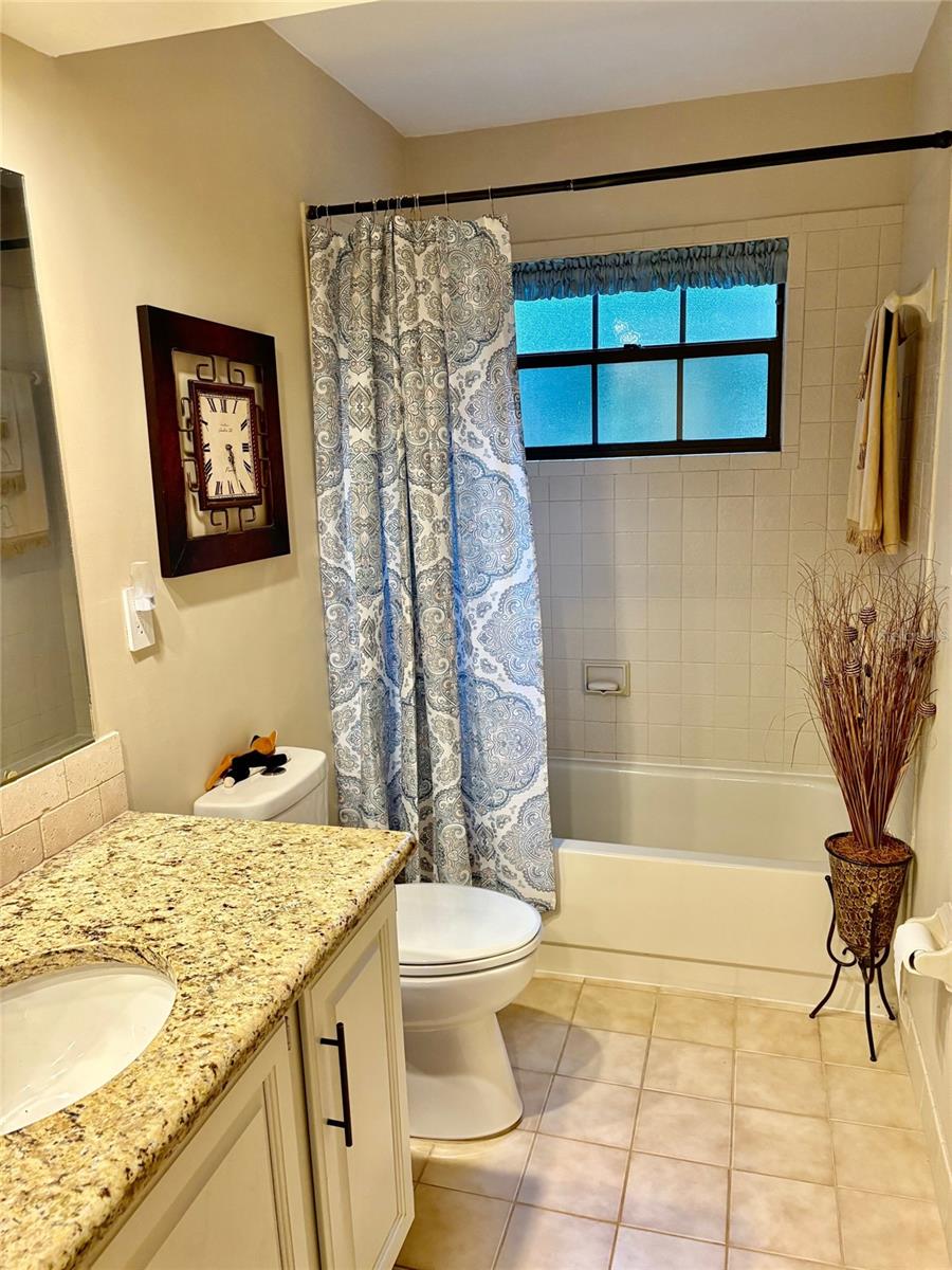 Image 40 of 60 For 19807 85th Loop