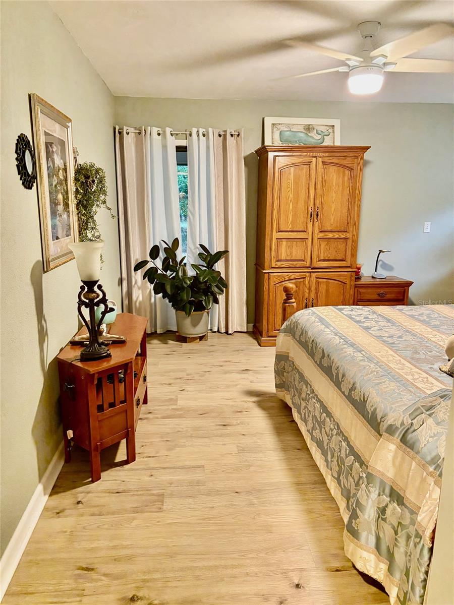 Image 44 of 60 For 19807 85th Loop