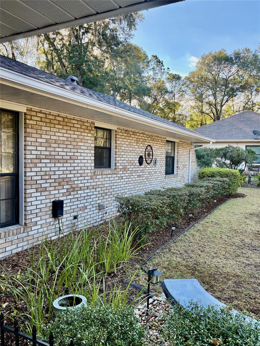 Image 6 of 60 For 19807 85th Loop