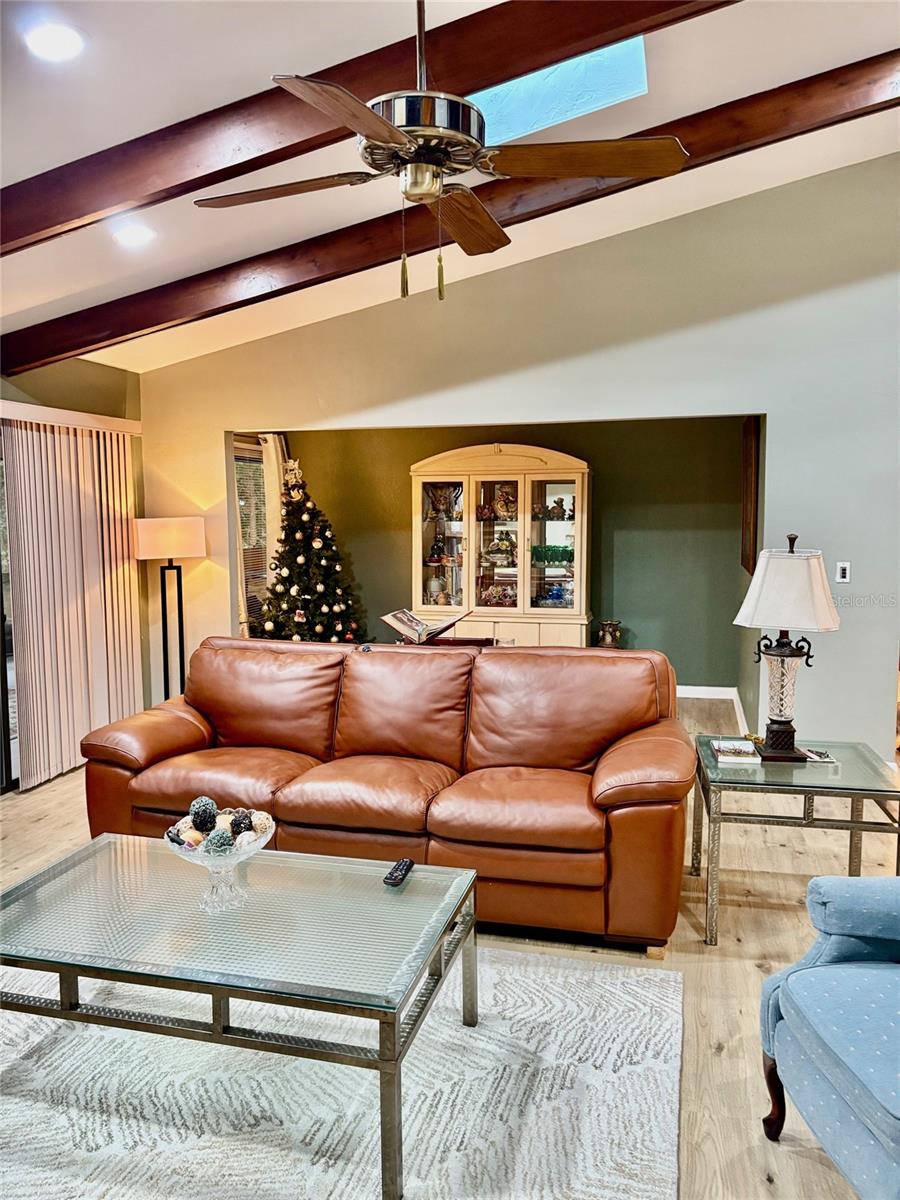 Image 9 of 60 For 19807 85th Loop