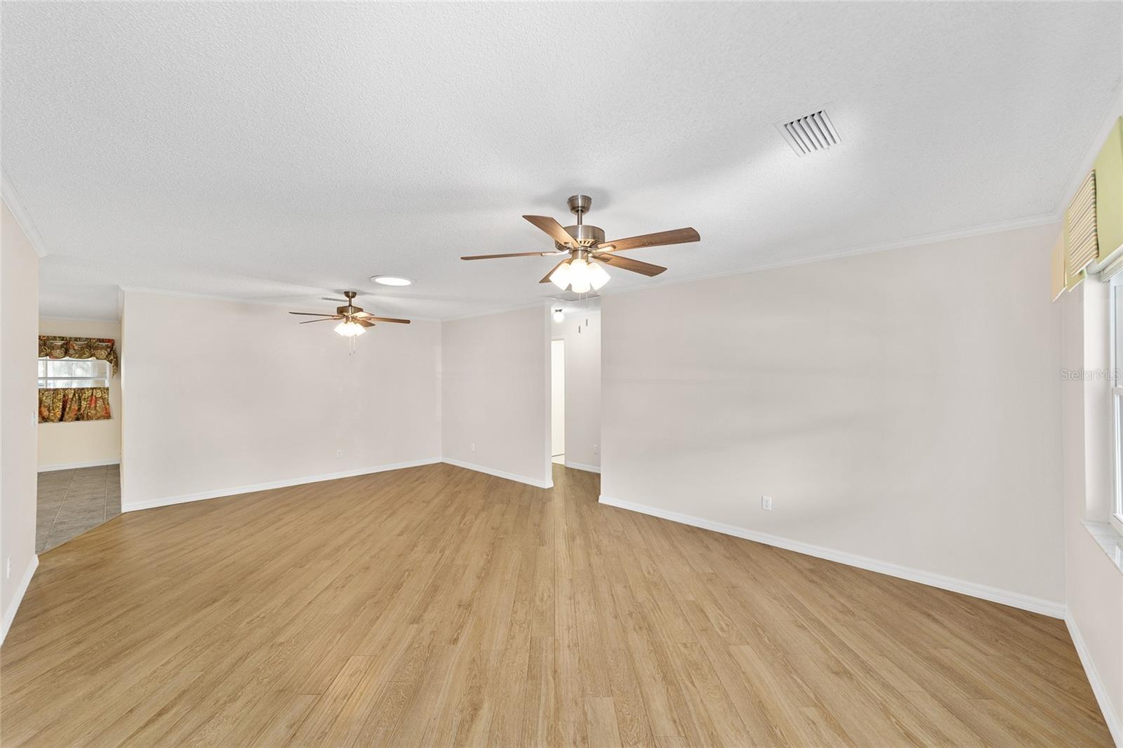 Image 10 of 38 For 8841 91st Street E