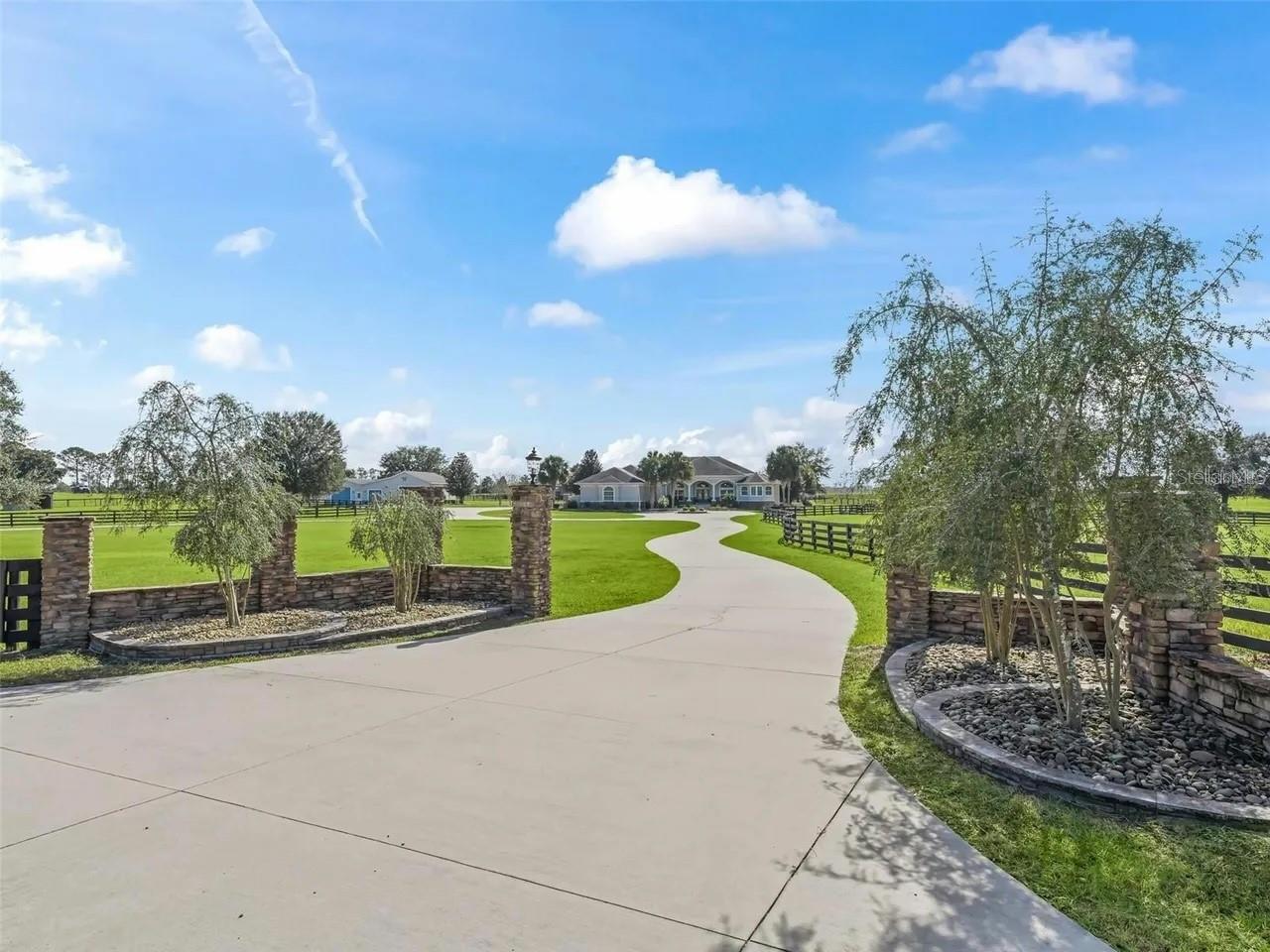 Image 3 of 100 For 2655 102nd Boulevard