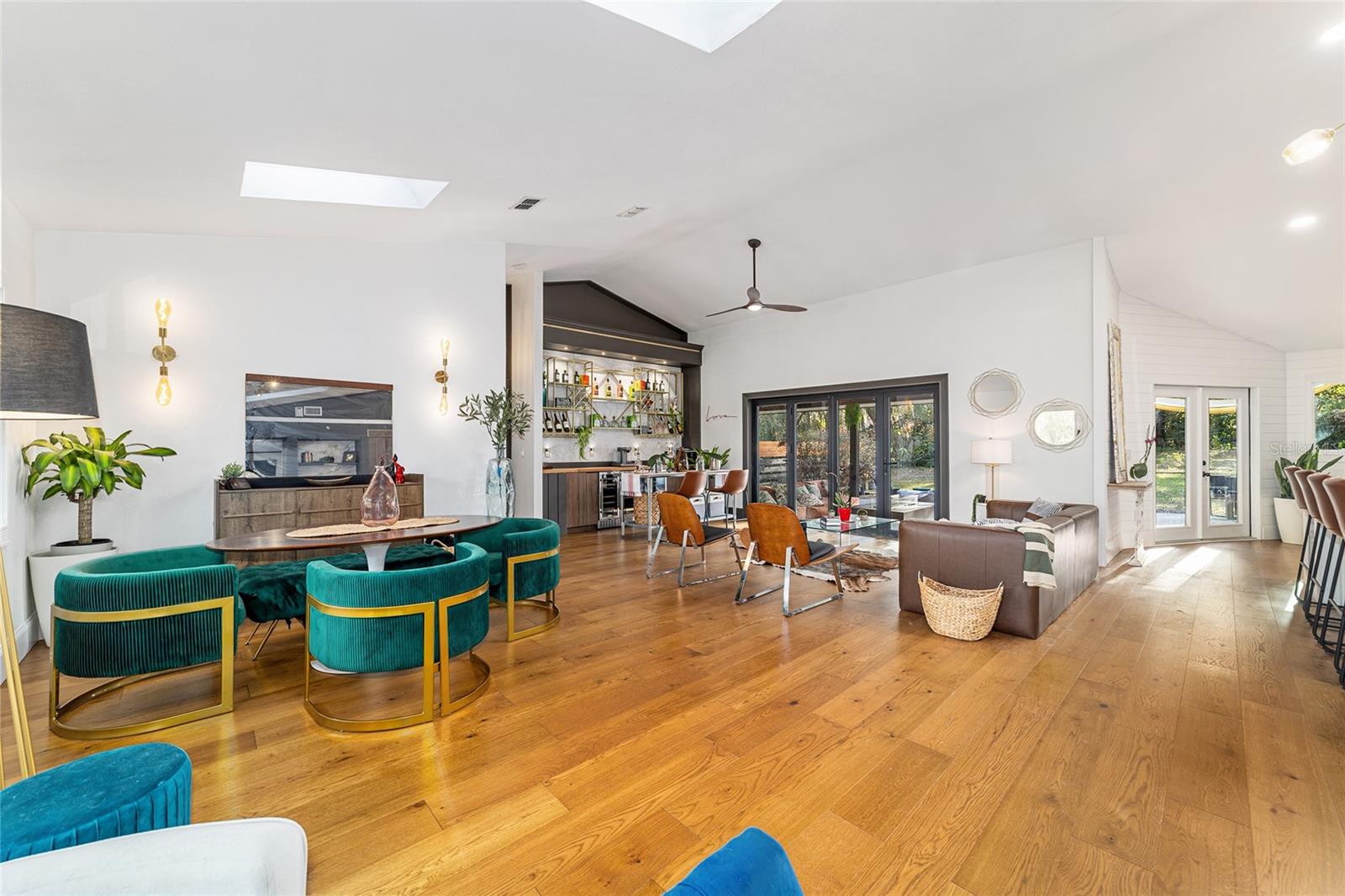 Image 16 of 97 For 4400 20th Avenue