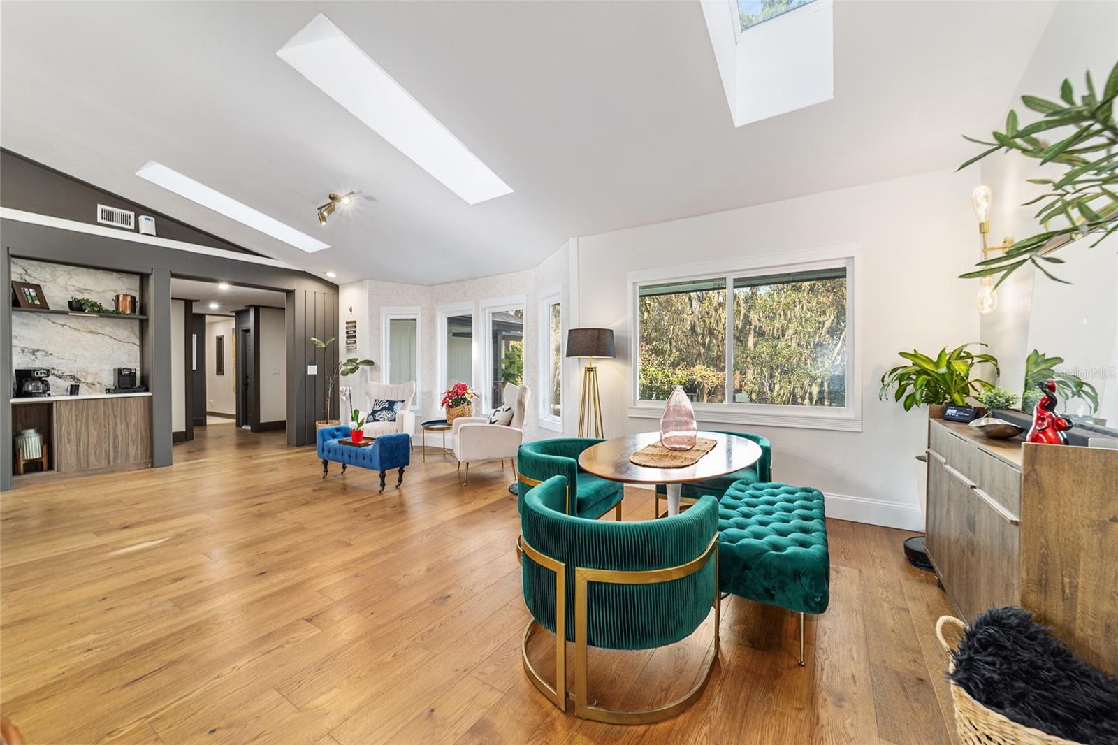 Image 19 of 97 For 4400 20th Avenue