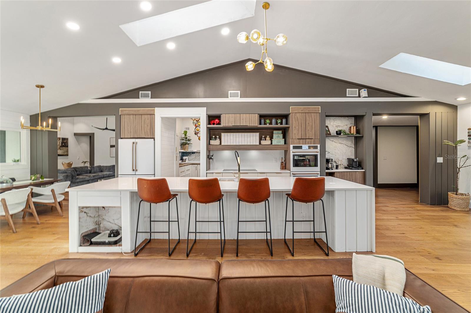 Image 31 of 97 For 4400 20th Avenue