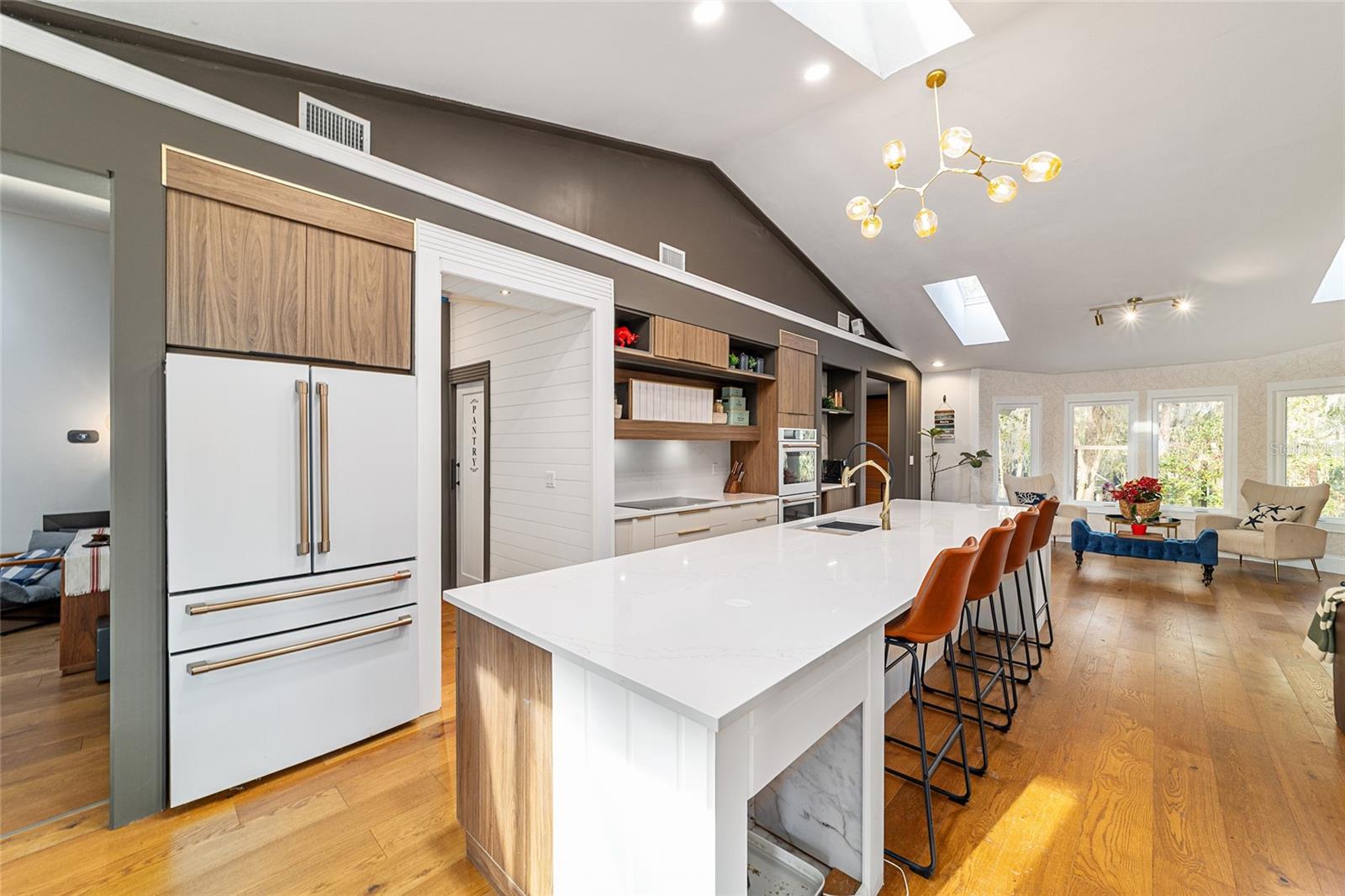 Image 37 of 97 For 4400 20th Avenue