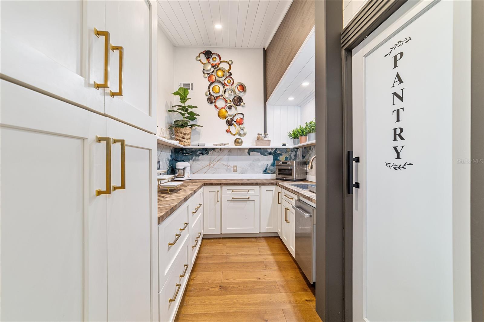 Image 40 of 97 For 4400 20th Avenue