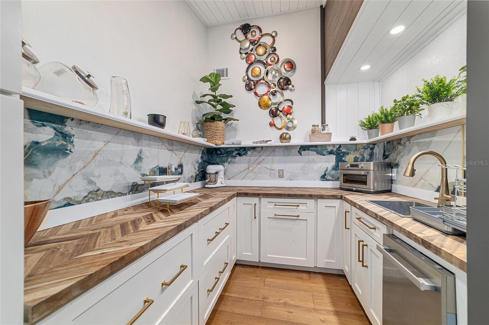 Image 41 of 97 For 4400 20th Avenue