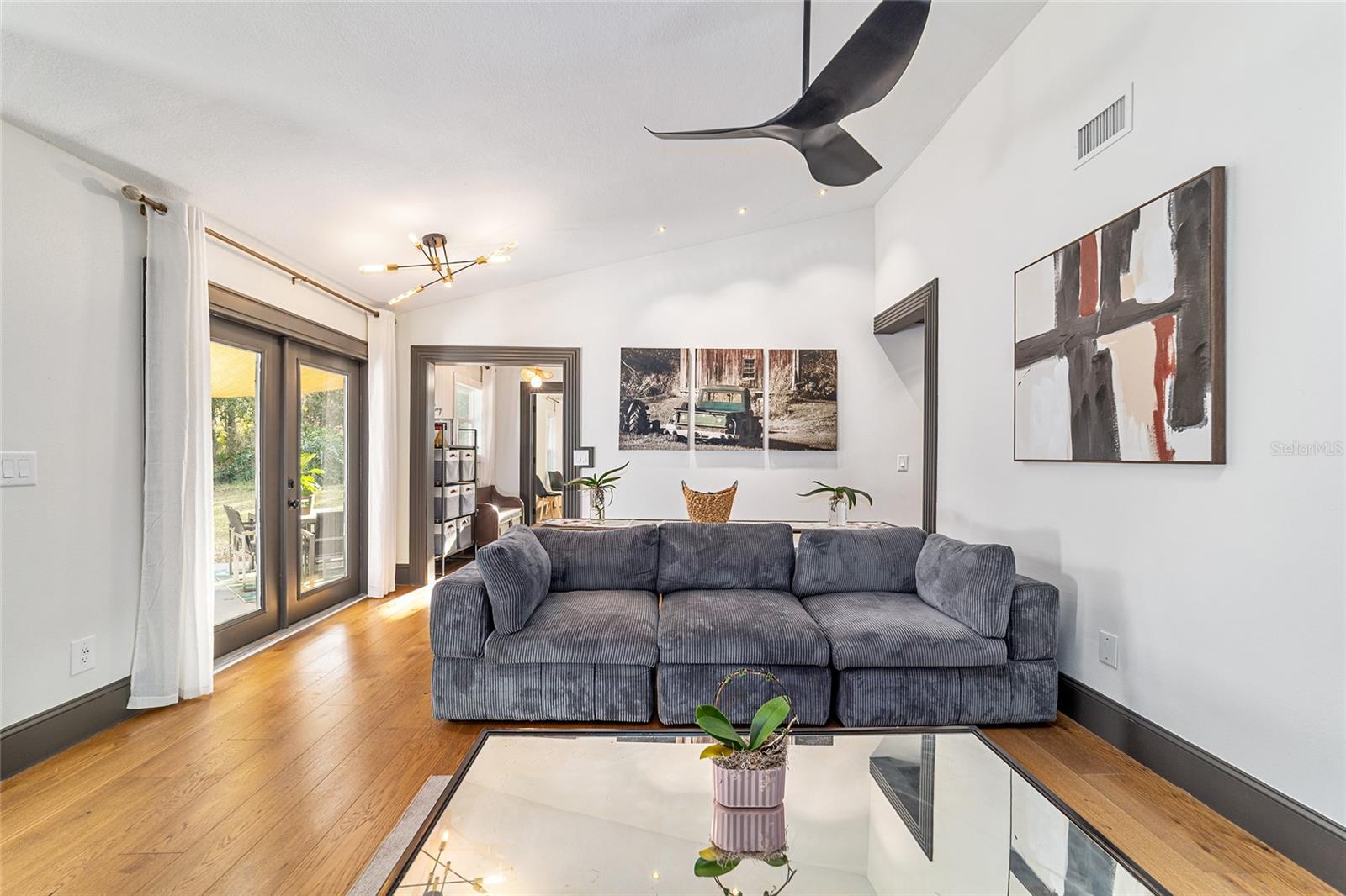 Image 45 of 97 For 4400 20th Avenue