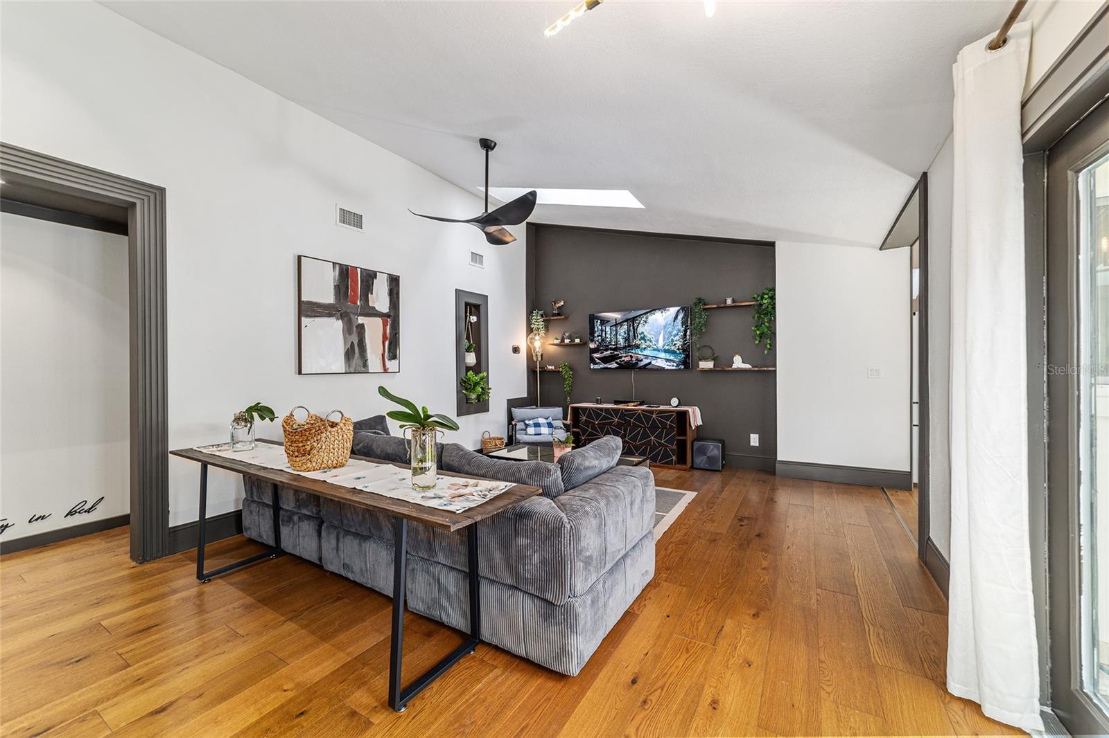 Image 48 of 97 For 4400 20th Avenue