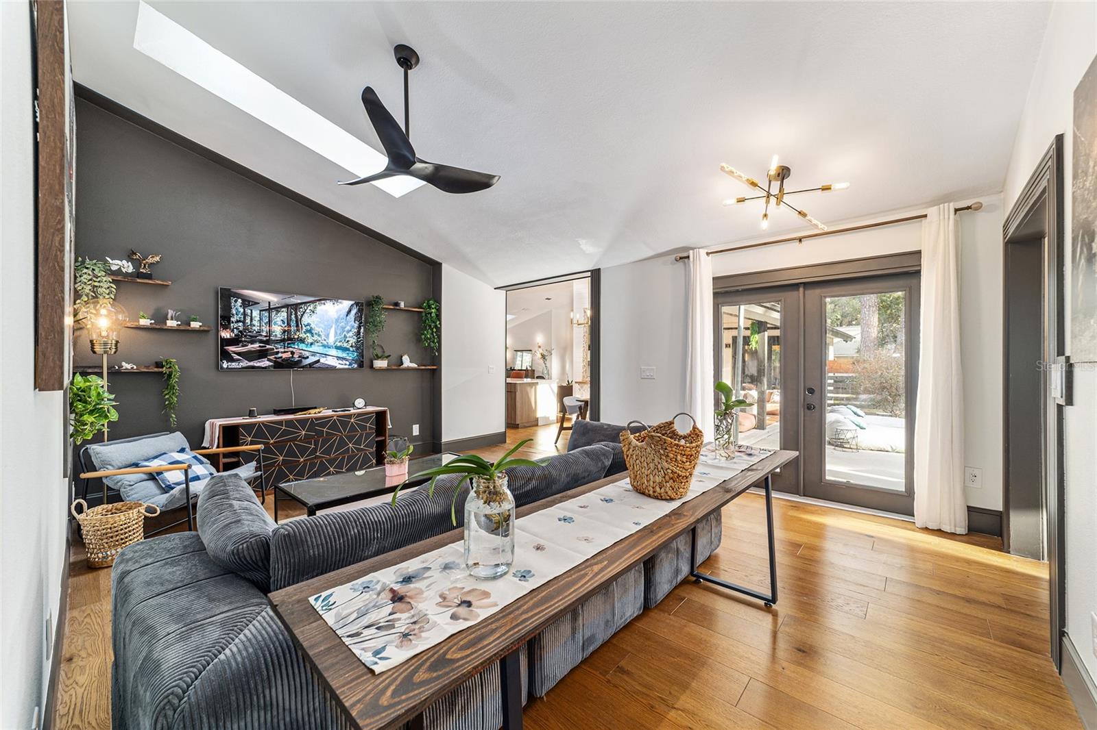 Image 51 of 97 For 4400 20th Avenue