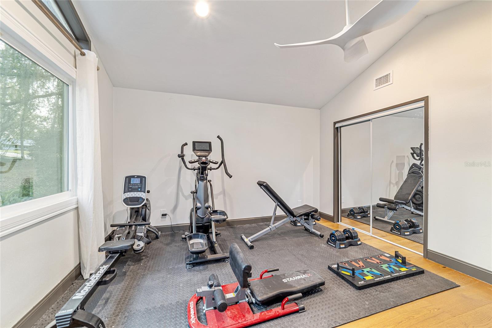 Image 54 of 97 For 4400 20th Avenue