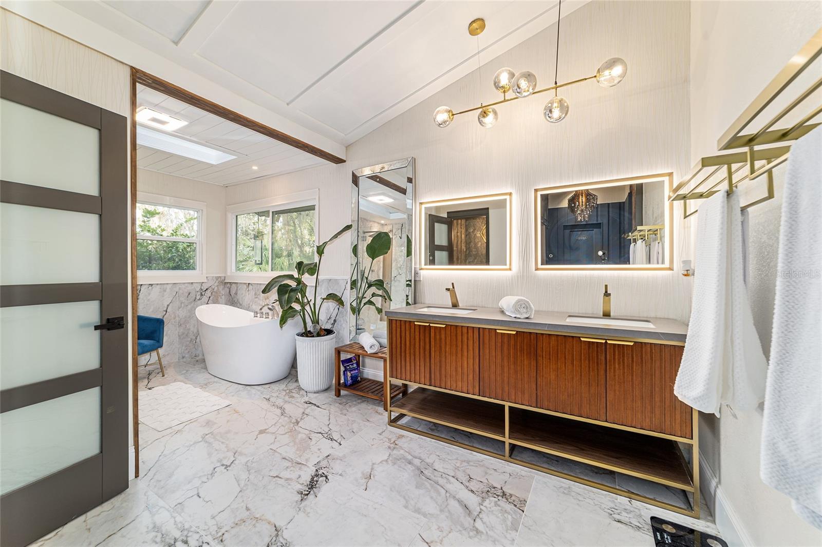 Image 62 of 97 For 4400 20th Avenue