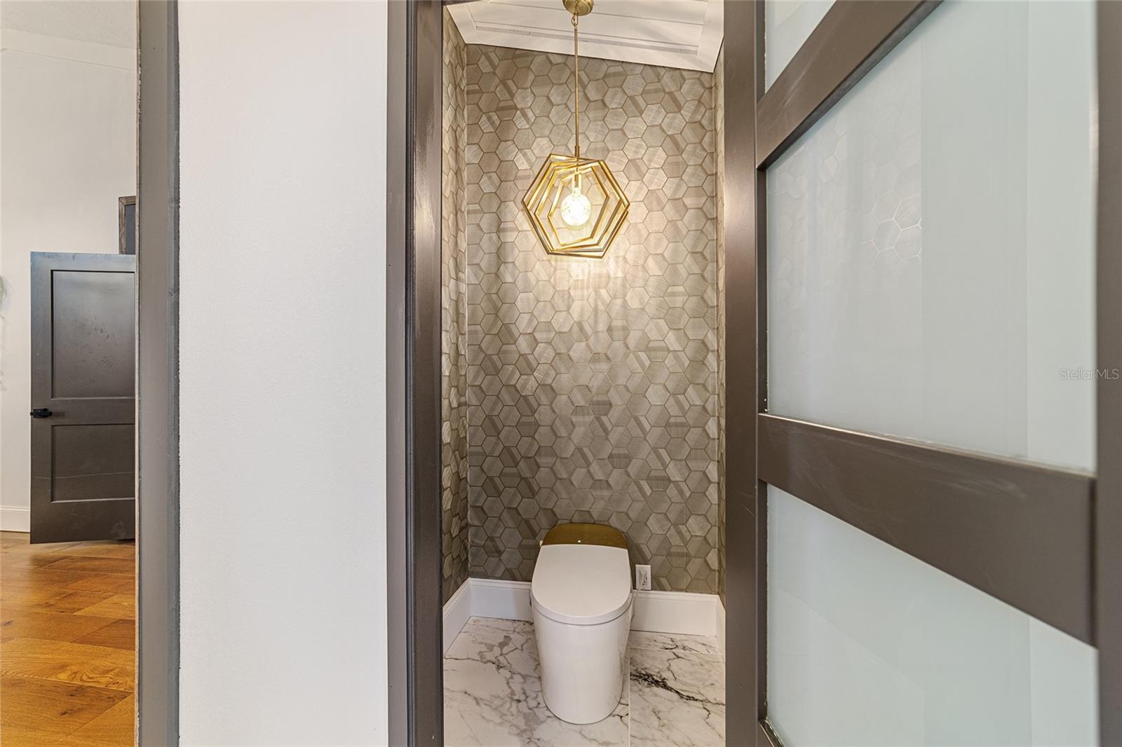 Image 67 of 97 For 4400 20th Avenue