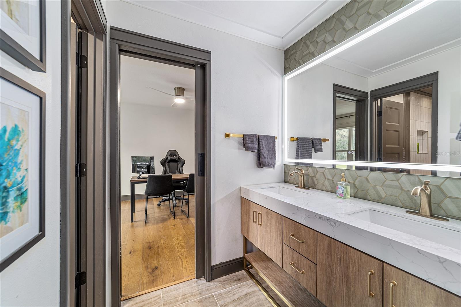 Image 76 of 97 For 4400 20th Avenue