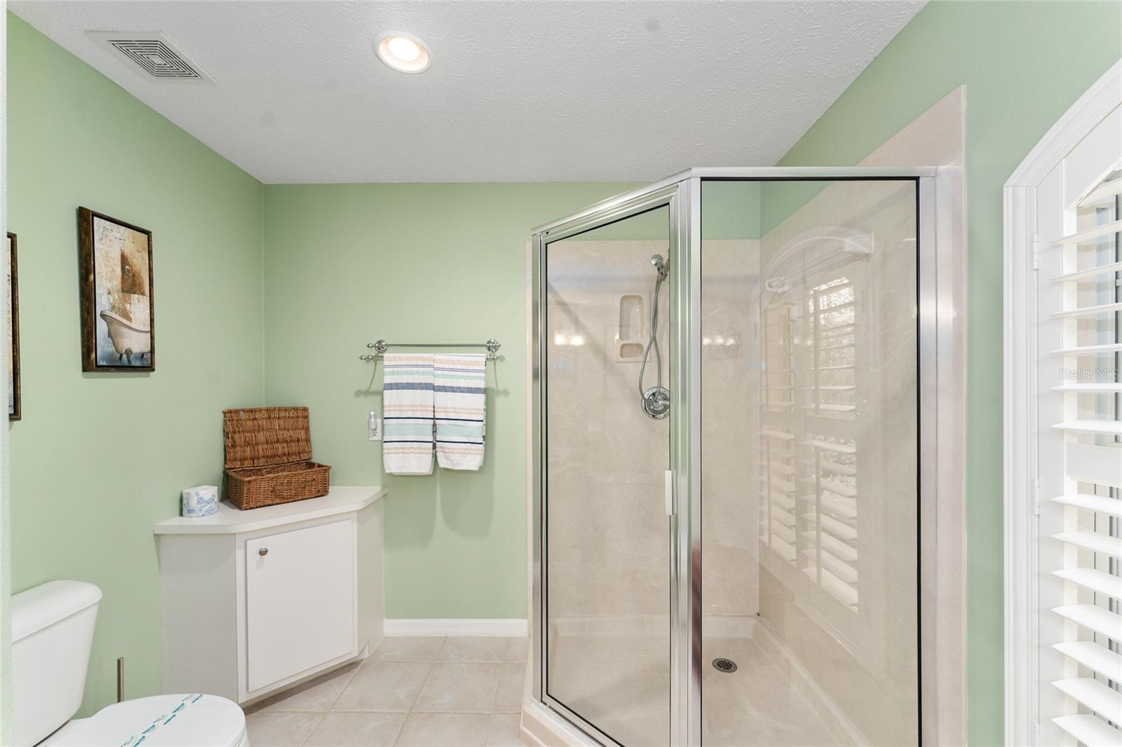 Image 28 of 55 For 84 Hunting Lodge Drive