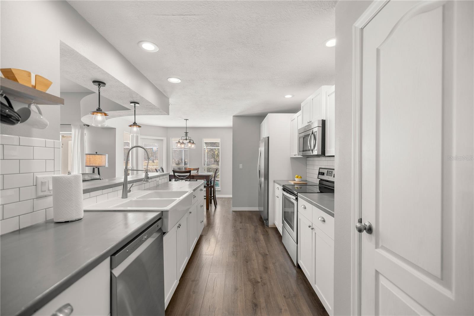 Image 11 of 38 For 221 Nashville Avenue