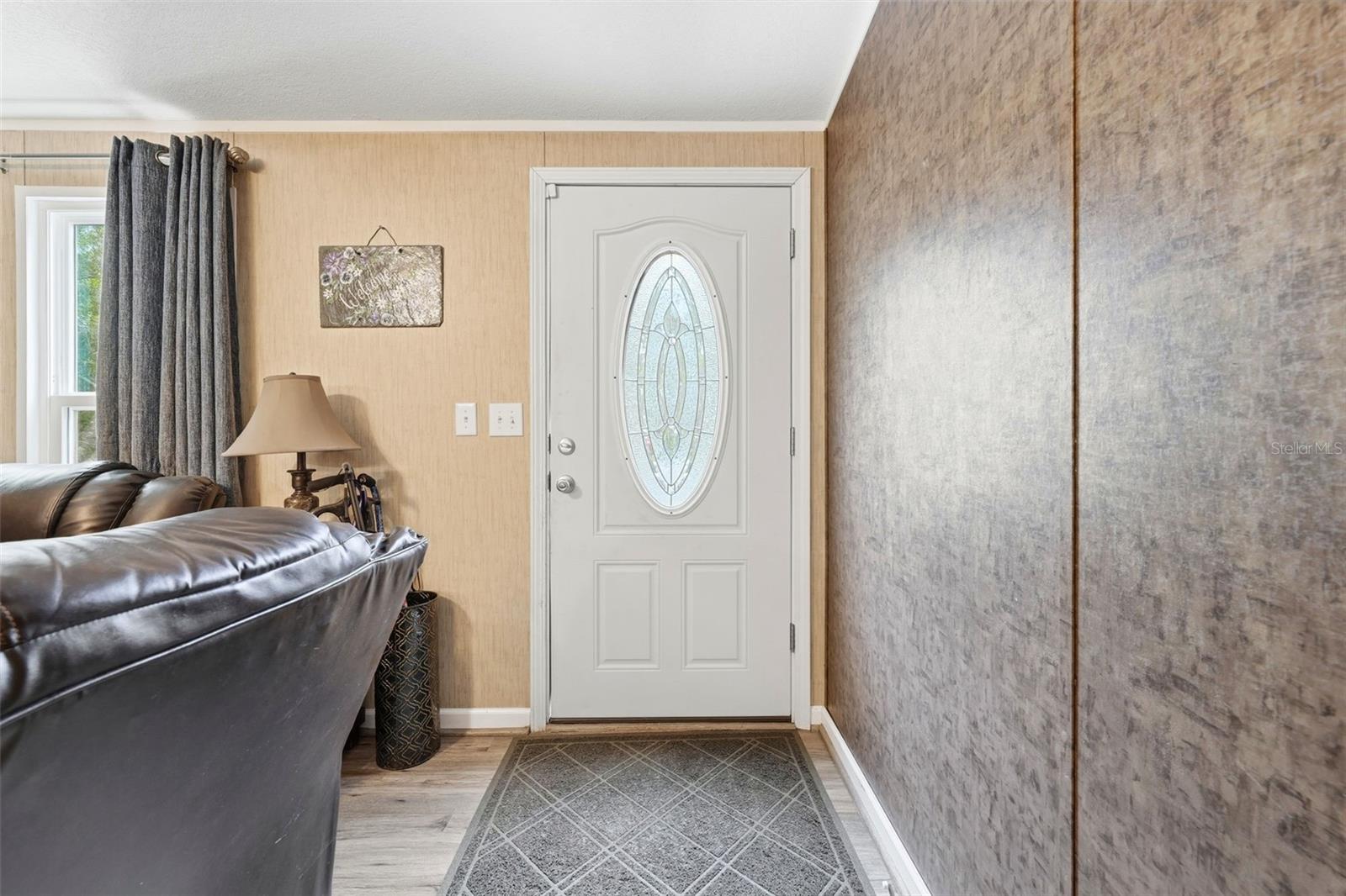 Image 14 of 52 For 104 Ferncreek Drive