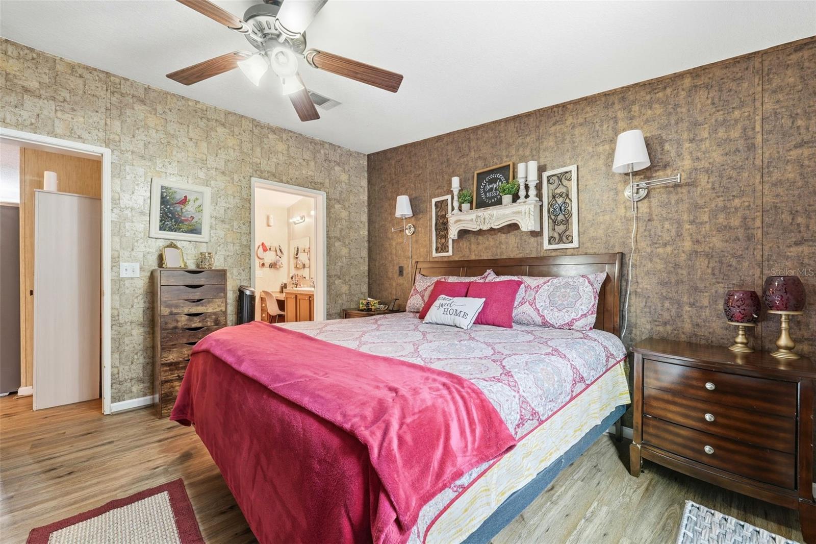 Image 18 of 52 For 104 Ferncreek Drive