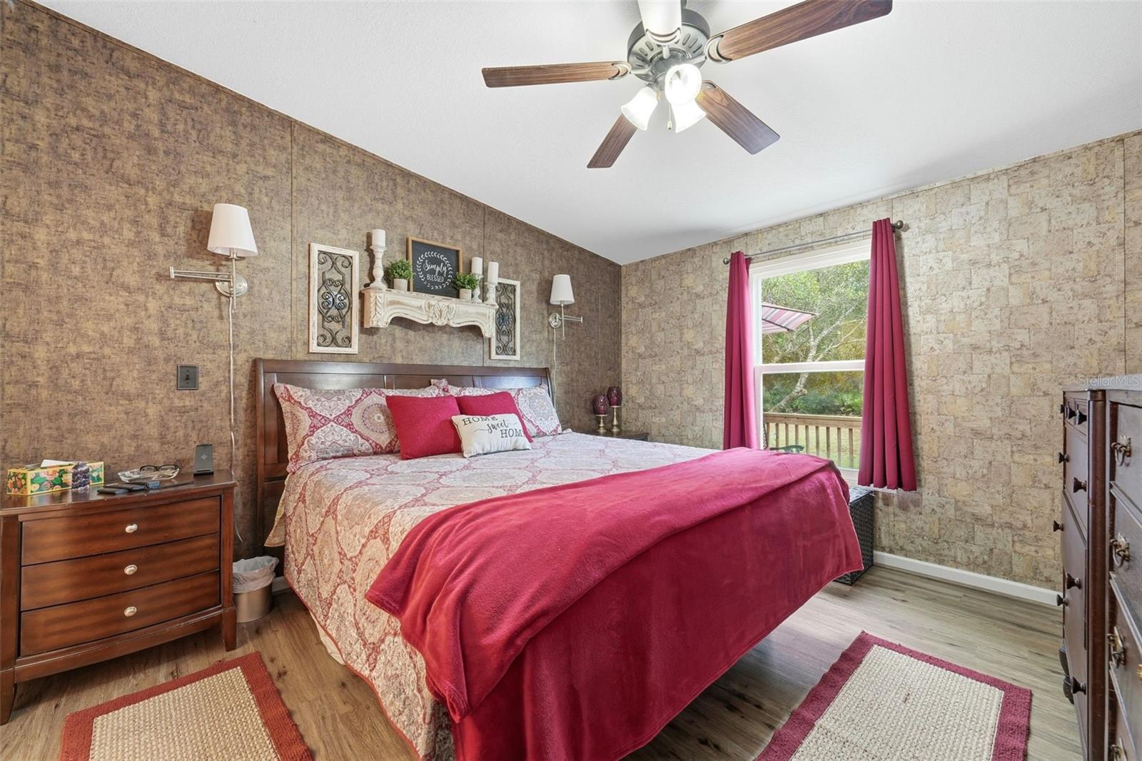 Image 19 of 52 For 104 Ferncreek Drive