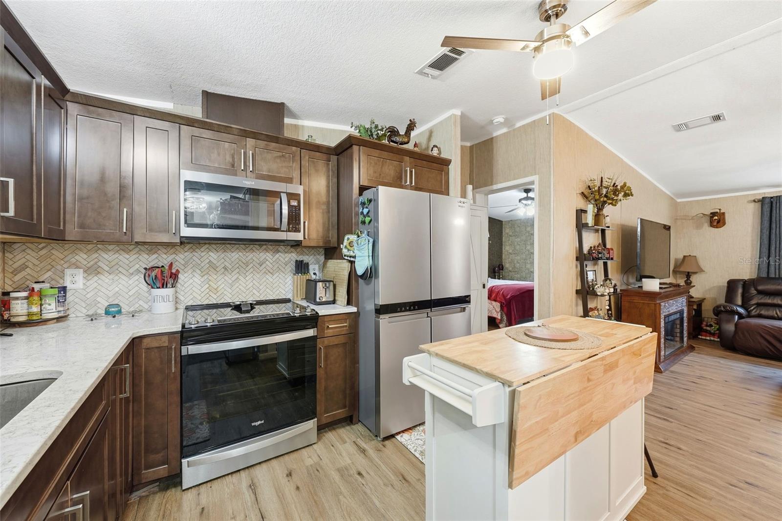 Image 6 of 52 For 104 Ferncreek Drive