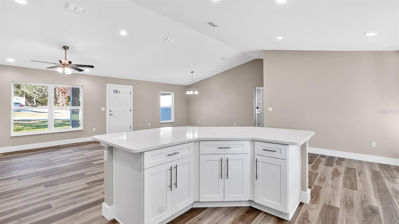 Image 21 of 39 For 8833 Spartan Drive