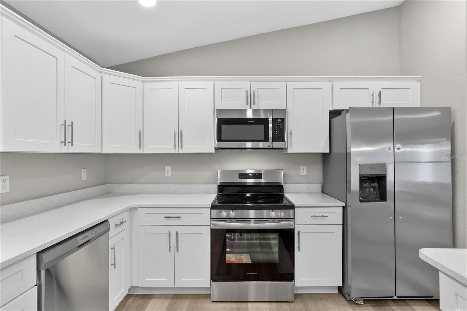 Image 11 of 39 For 8927 Barbados Way