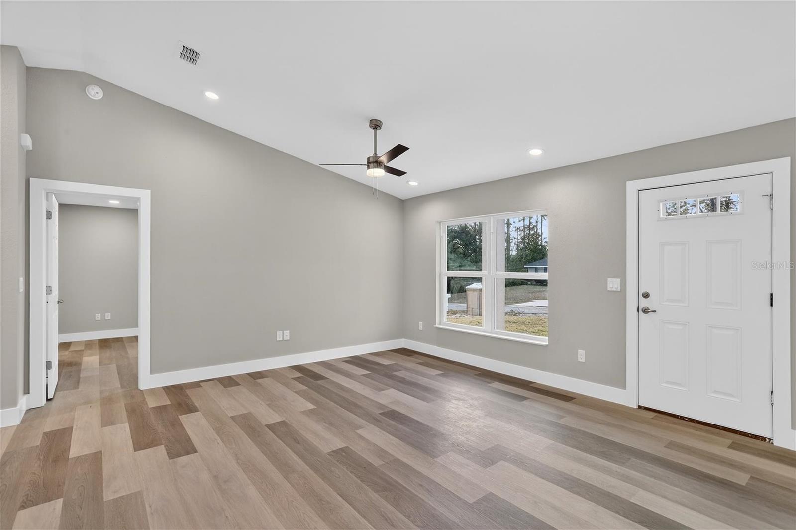 Image 6 of 39 For 8927 Barbados Way