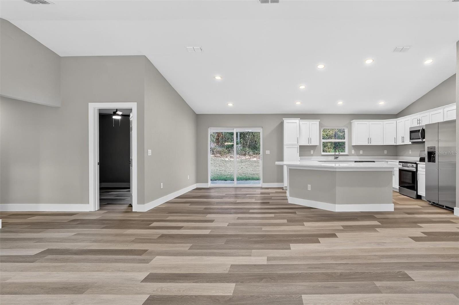 Image 7 of 39 For 8927 Barbados Way