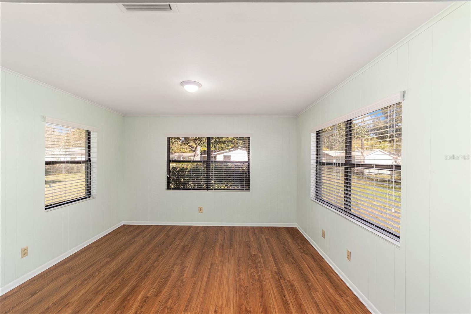 Image 9 of 30 For 911 45th Street