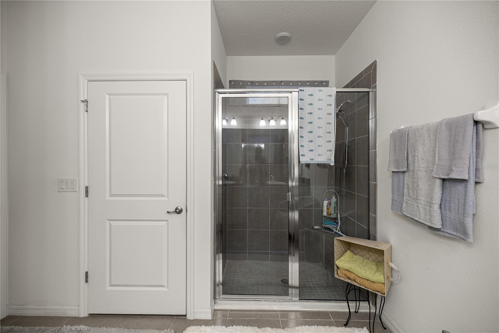 Image 12 of 32 For 6474 89th Loop