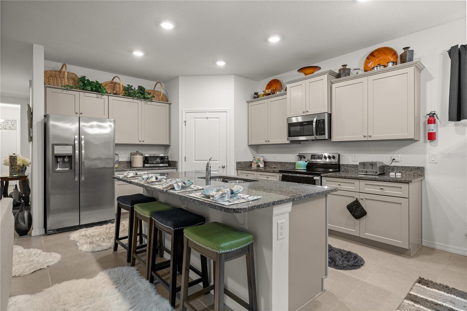 Image 4 of 32 For 6474 89th Loop