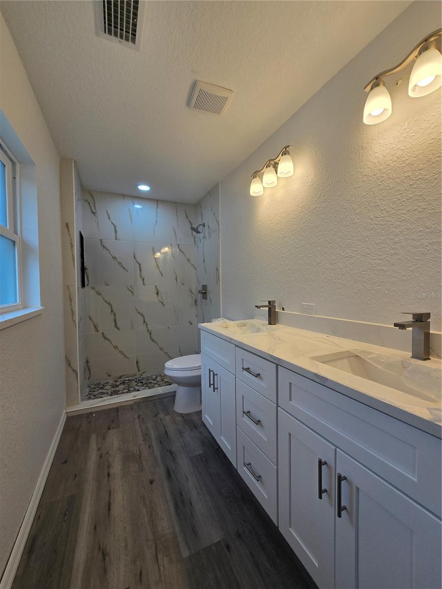 Image 26 of 45 For 21 Sequoia Drive Crse